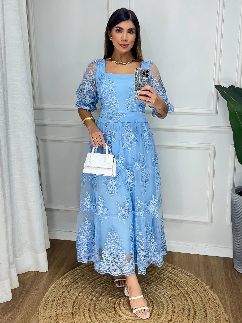 Vestido Midi Tecido Tule Bordado Com Forro Manga Princesa